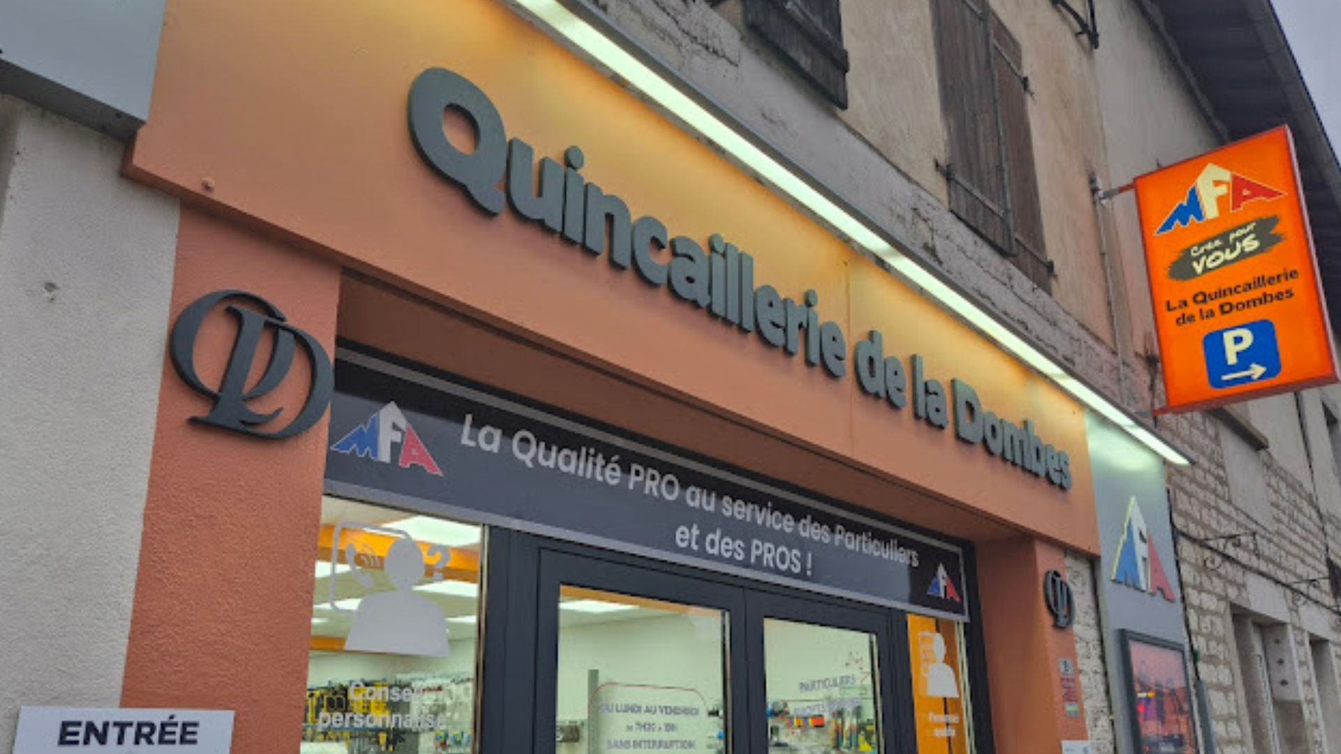 Façade Quincaillerie de la Dombes